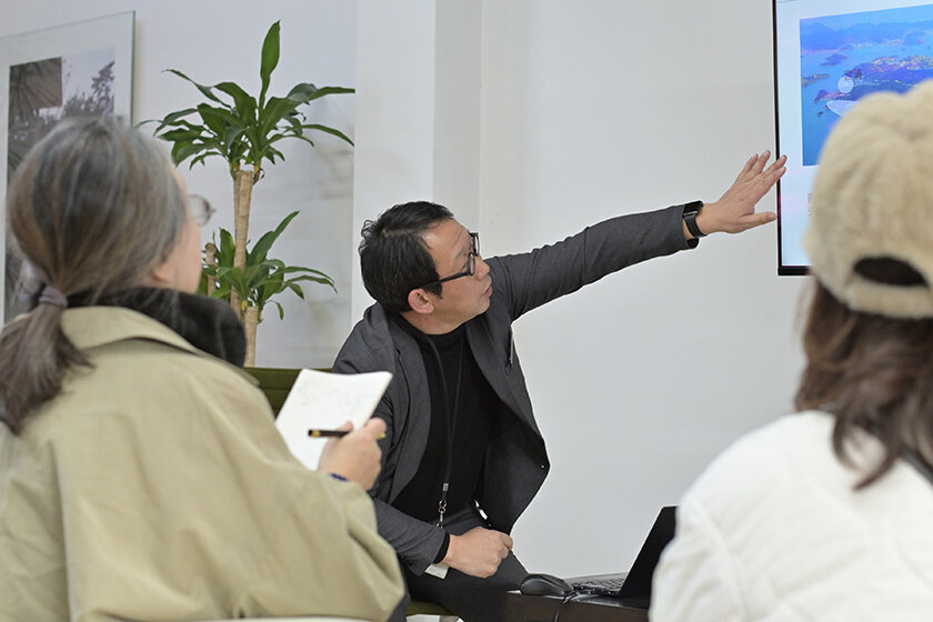 本村ラウンジ&アーカイブにて行われたレクチャーの様子